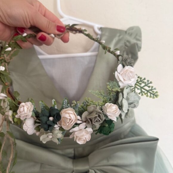 Sage green flower girl dress 4T with flower crown - Picture 2 of 10